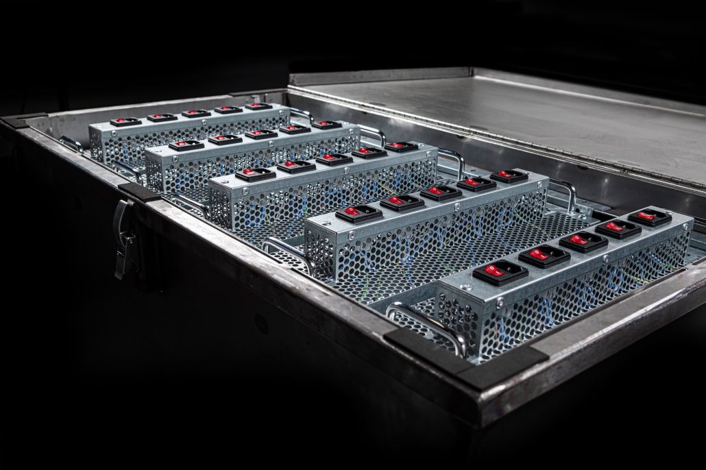 The Immulator Single-Phase Immersion-Cooling Server Emulator 1 The Immulator Single-Phase Immersion-Cooling Server Emulator in a liquid cooling tank